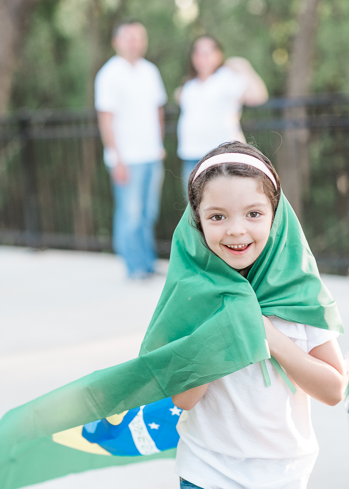 Girl with Brazilian flag by Keli Melo photographer Frisco